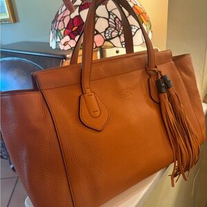 Like new Gucci bag leather